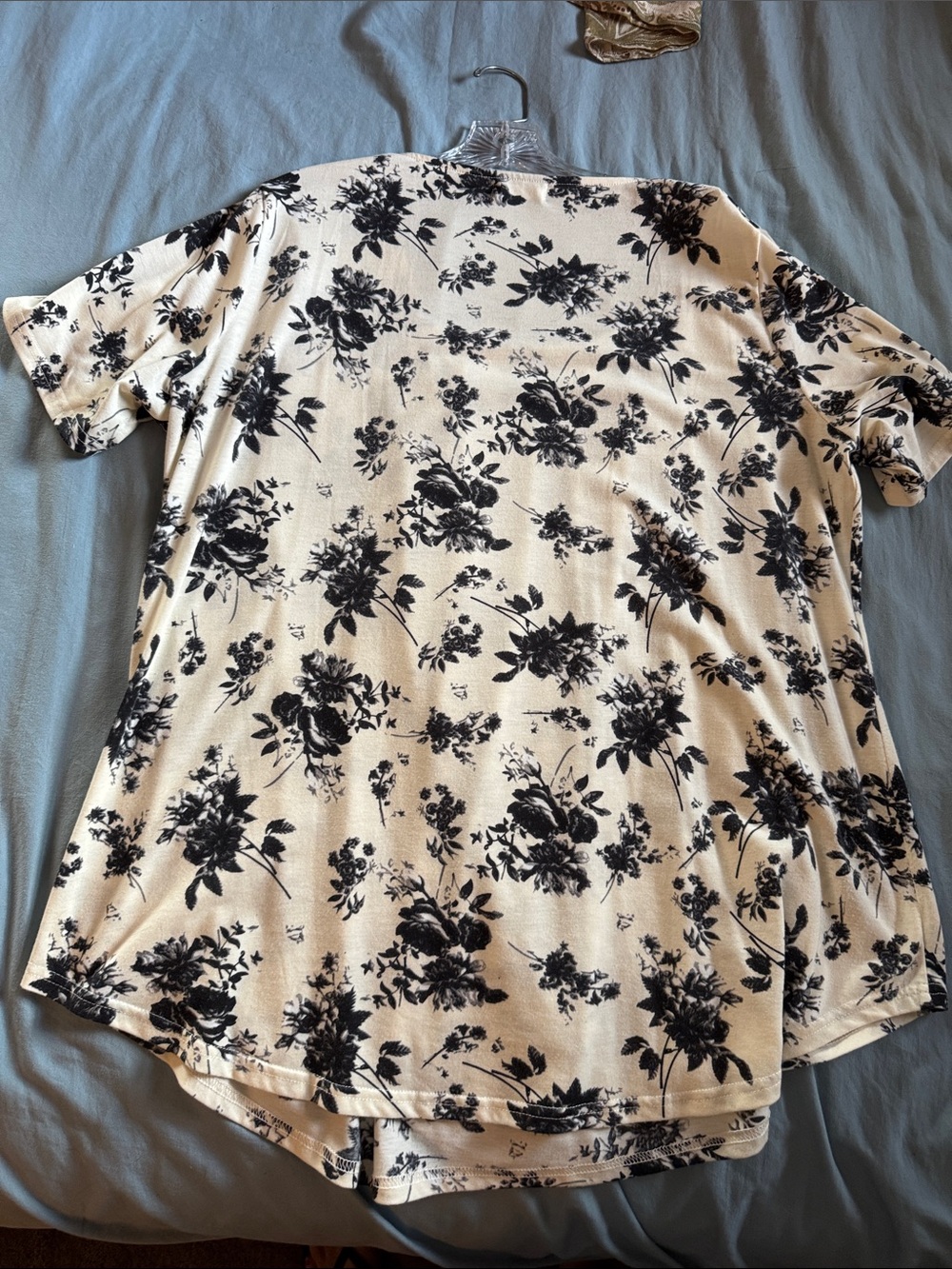 Cream Short Sleeve Scoop Neck Tee with Black Floral Print - Picture 3 of 3